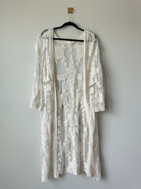 White Embroidered Lace Maxi Duster M/L Boho Romantic Bridal Beach Cover Up